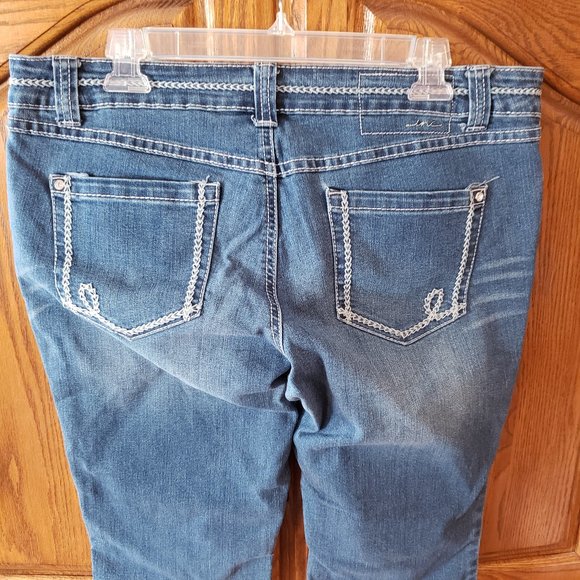 INC Petite denim Bermuda Shorts! - Picture 3 of 8